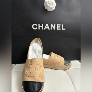 Chanel Cap Toe CC Espadrille Flats size 39